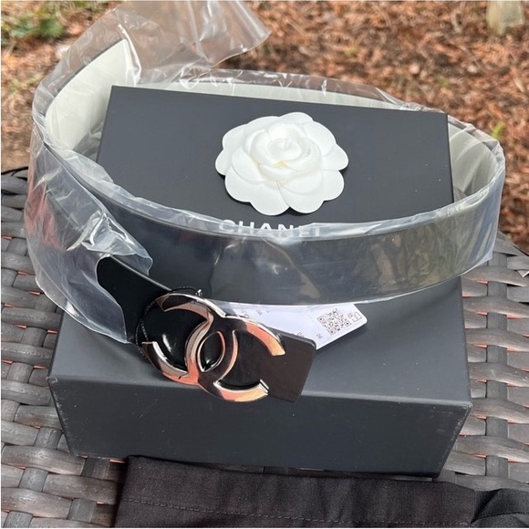 CHANEL NEW CC SILVER LOGO REVERSIBLE BLACK AND WHITE LEATHER BELT s 80 - Picture 8 of 12